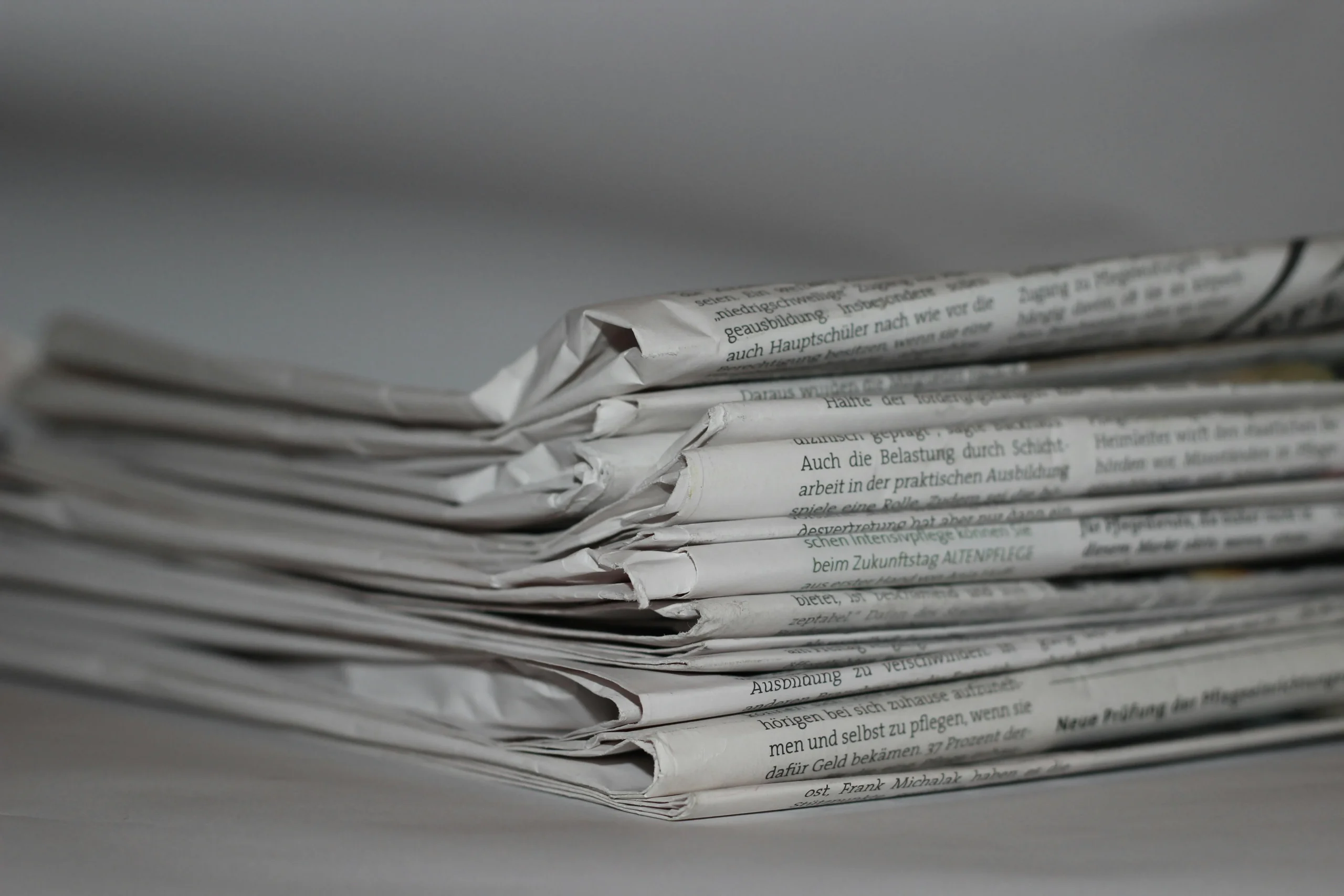 how to place an advertisement in the newspaper